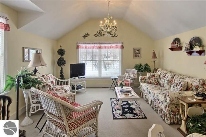 230 Wellington Street, Traverse City, MI 49686